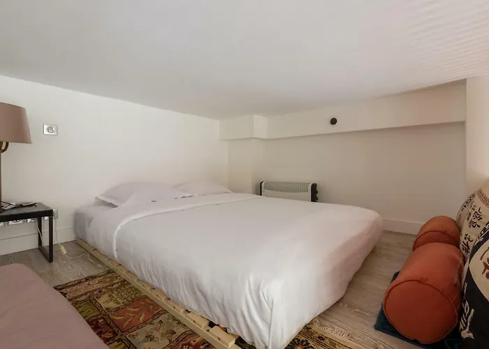 Апартаменты Veeve - Natural Heights In The 6th *